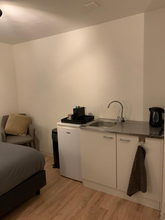 Studio In The City Center Of Леэварден Экстерьер фото